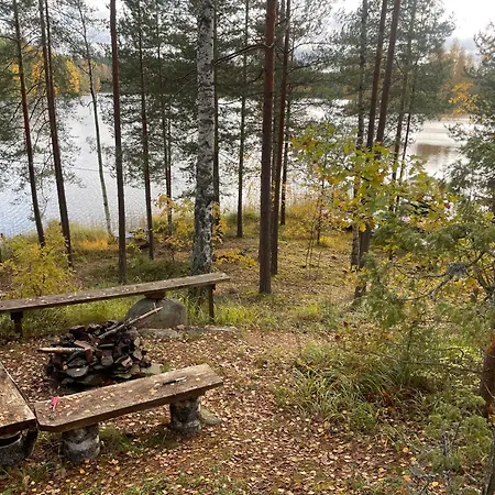 Moekki Ja Rantasauna Rauhallisessa Paikassa *